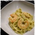 TAGLIATELLE CON CREMA DI PISTACCHI E GAMBERI