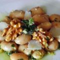 Insalata di fagioli con noci e pecorino,[...]