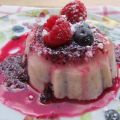 Panna Cotta ai Lamponi con Salsina di Mirtilli