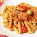 Penne con tonno ed olive verdi