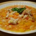 Zuppa di fagioli e pomodori al basilico