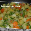 Patate, carote e piselli in padella