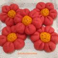 Fiori di frolla alle mandorle