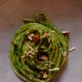 Spaghetti in pesto di bietole e mandorle