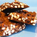 Snack al cioccolato e cereali soffiati