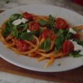 Strozzapreti con pomodorini e rucola