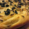 FOCACCIA CIPOLLE E OLIVE