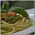 LINGUINE CON PESTO DI ZUCCHINE E CODE DI GAMBERO