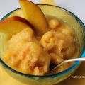 Sorbetto di pesca e cardamomo
