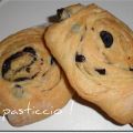 Filoncini di pane sfogliati ,con olive di Gaeta