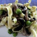 Tagliatelle Funghi, Piselli e Salsiccia