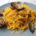 Spaghetti alle vongole con crema di fiori di[...]