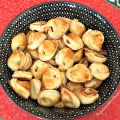 Tortellini di pasta sfoglia con ripieno di[...]
