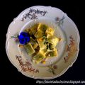Ravioli di borragine con burro, salvia e[...]