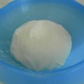 Pizza ripiena con cipolle,acciughe,capperi