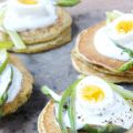 Blinis di grano saraceno con asparagi e uova di[...]