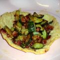 Cestino di parmigiano con zucchine e prosciutto