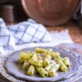 PASTA CON PESTO LEGGERO DI SPINACI, GUANCIALE E[...]