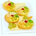 Tartellette con crema e frutta