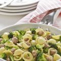 Orecchiette con broccoli e salsiccia