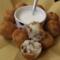 Polpette di cavolfiore e guanciale con salsa[...]