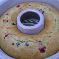 Ciambellone con mascarpone e frutti di bosco