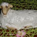AGNELLO PASQUALE IN PASTA DI MANDORLE