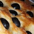 Focaccia alle olive nere