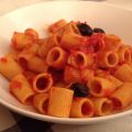 Mezze maniche pomodoro ed olive