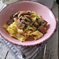 PAPPARDELLE CON FUNGHI E CREMA DI STRACCHINO...[...]