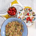 Orzo con zucchine e pesto di mandorle e[...]