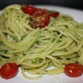 Spaghetti al pesto di rucola con pomodorin[...]