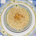 Avena cremosa con porro, tofu e pistacchi