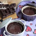 Cuore morbido di cioccolato in cocotte