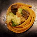 Nidi di zucca con verdure piccanti alla curcuma