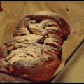 Treccia danese con nocciole