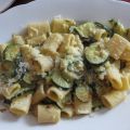 Pasta con zucchine trifolate e uova