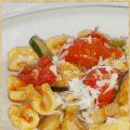 Cavatelli con funghi champignon, zucchine e[...]