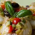 Briochine di sfoglia con pesto e pomodori secchi