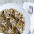 Ravioli radicchio e speck su pesto di carciofi[...]