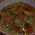 Minestrone con pasta e bucce di parmigiano