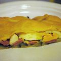 Torta rustica con uova zucchine e wurstel