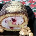 ROTOLO DI PANNA E MARMELLATA COPERTO DI[...]