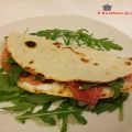Piadina con Crescenza, Crudo e Rucola