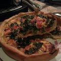 torta di spinaci crudo e pomodorini