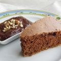 Torta alle nocciole con salsa al cioccolato