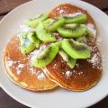 Pancakes semplificati ai kiwi (e senza uova!)