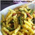 Carbonara con punte di asparagi e speck