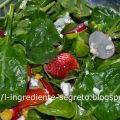 Insalata feta fragole e spinacino