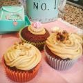 Cupcakes al cacao e noci con frosting al[...]